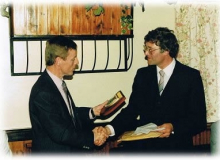 alanbellpresents29thentryshieldtocorafhereford1987